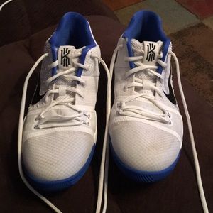 Kyrie lll Basketball Shoes. Boys Youth Size 7